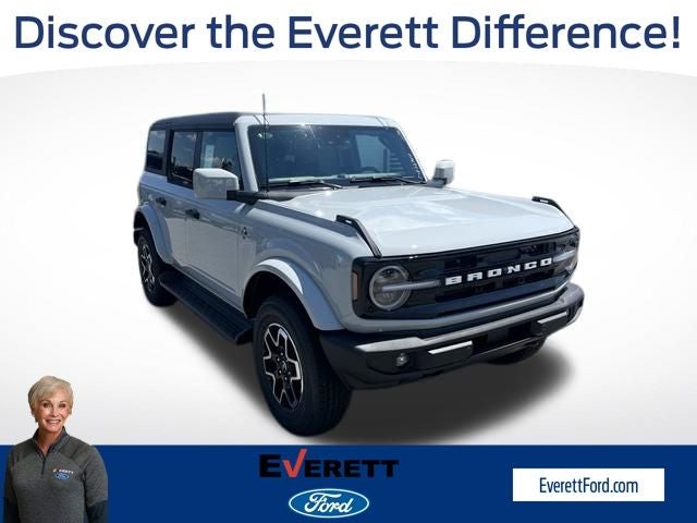 2026 Ford Bronco Outer Banks in Avalanche — front three-quarter view