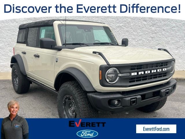 2025 Ford Bronco Big Bend in Desert Sand — front three-quarter view